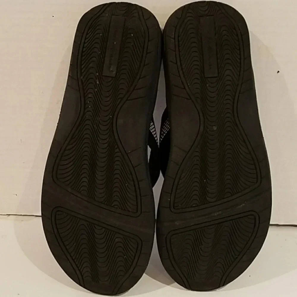 MEN'S‎ EDDIE BAUER FLIP FLOPS/SANDALS (sz 10)